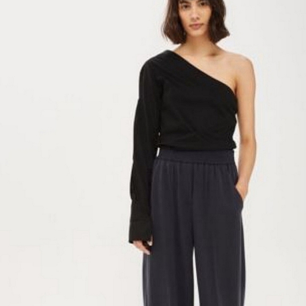 TOPSHOP-New with Tags One Shoulder Black Long Sleeve Top